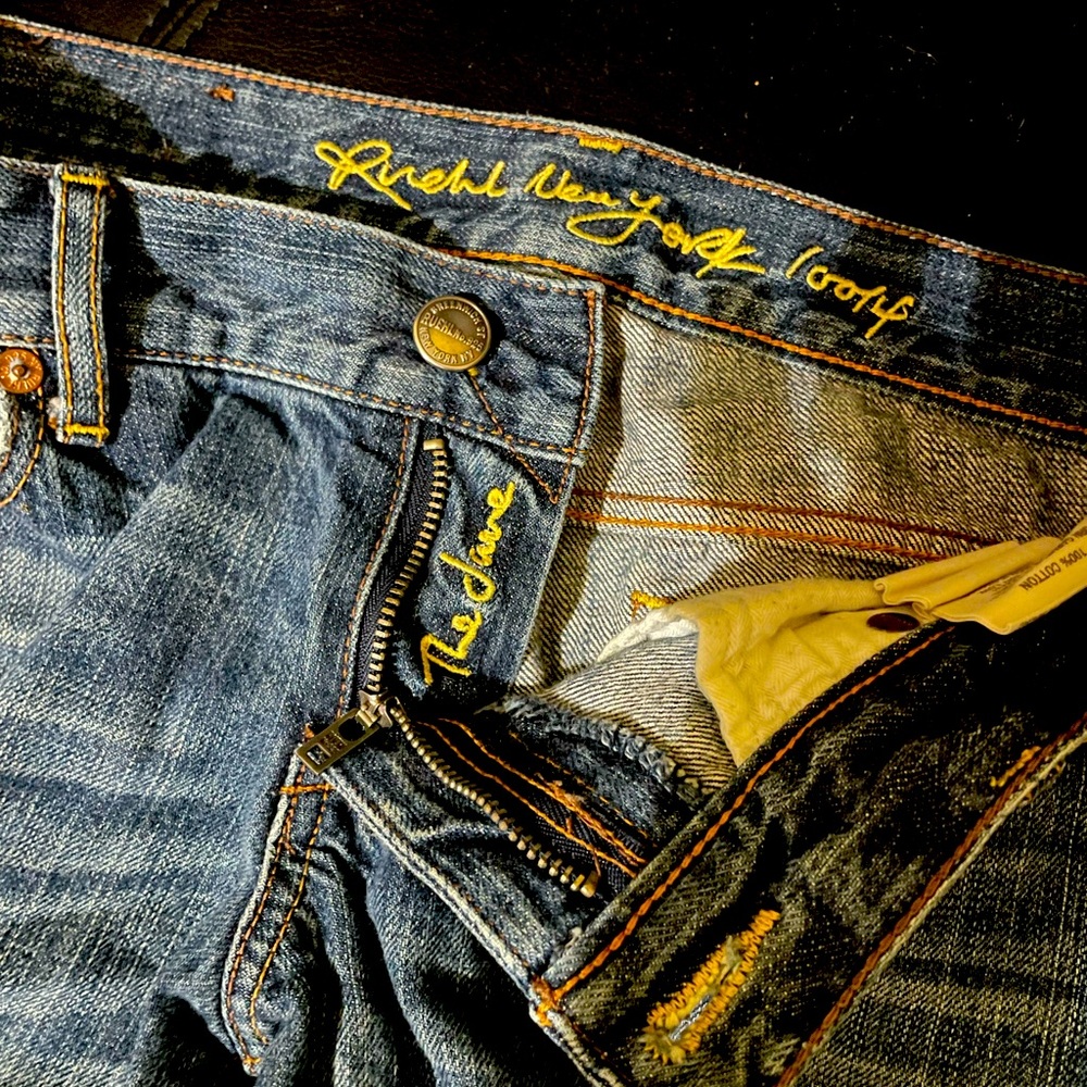 Ruehl W25 L33 distressed jeans